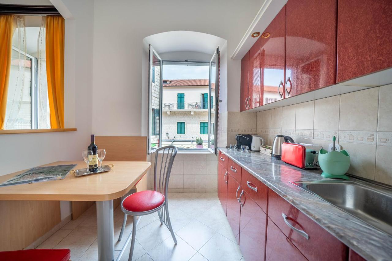 Main Square View Apartment Kotor Bagian luar foto
